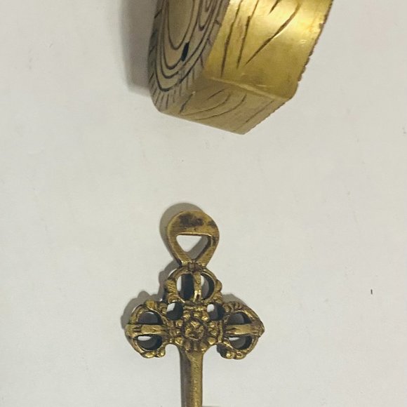 Authentic Antique Style HINDU Lord SHIVA / MAHADEV Brass Padlock with 1 Key - Picture 5 of 17